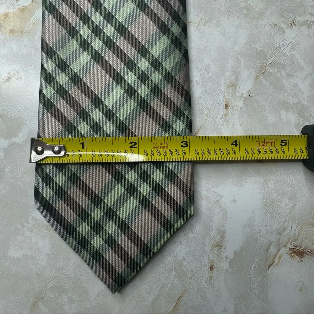 Geoffrey Beene 100% Silk Men's Tie 3 1/8